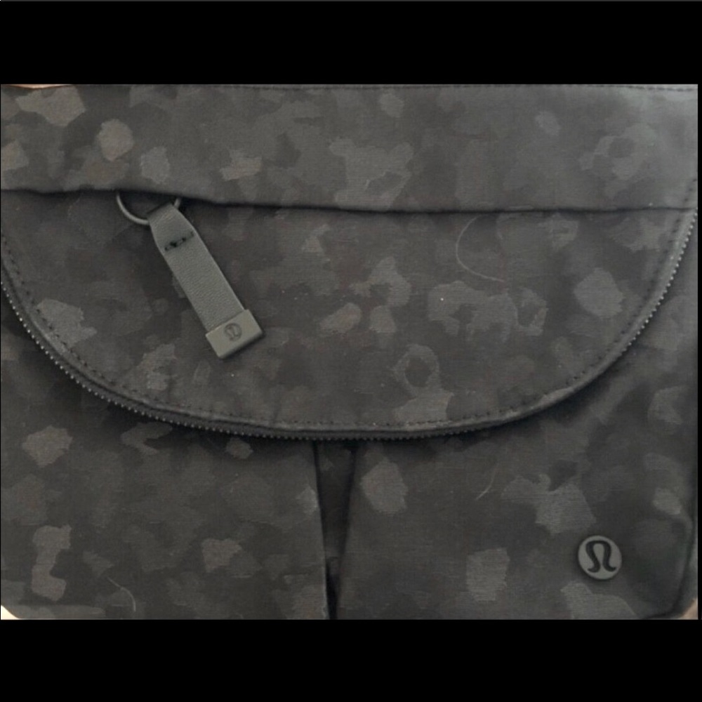 Lululemon camo crossbody bag